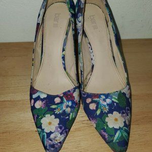 Bar III Womens Joella Pointed Classic Pumps